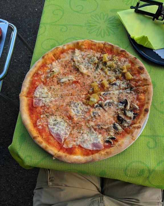 Pizzeria Eiscafe Piccola